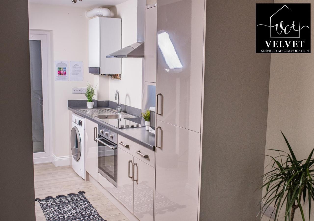 1 Bed House , Free Wifi,Free Parking,Leasure,Business Leilighet Swansea Eksteriør bilde