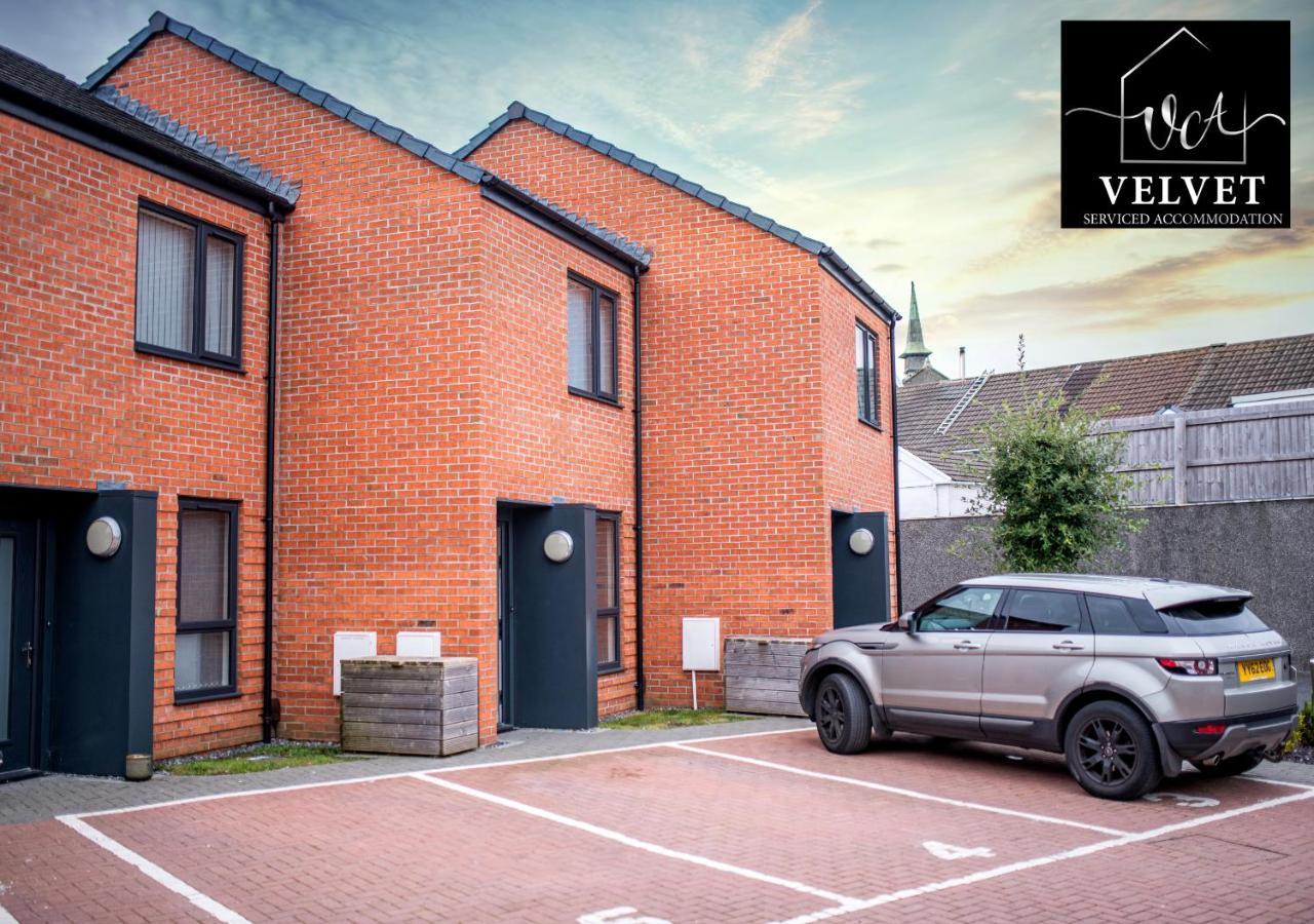 1 Bed House , Free Wifi,Free Parking,Leasure,Business Leilighet Swansea Eksteriør bilde