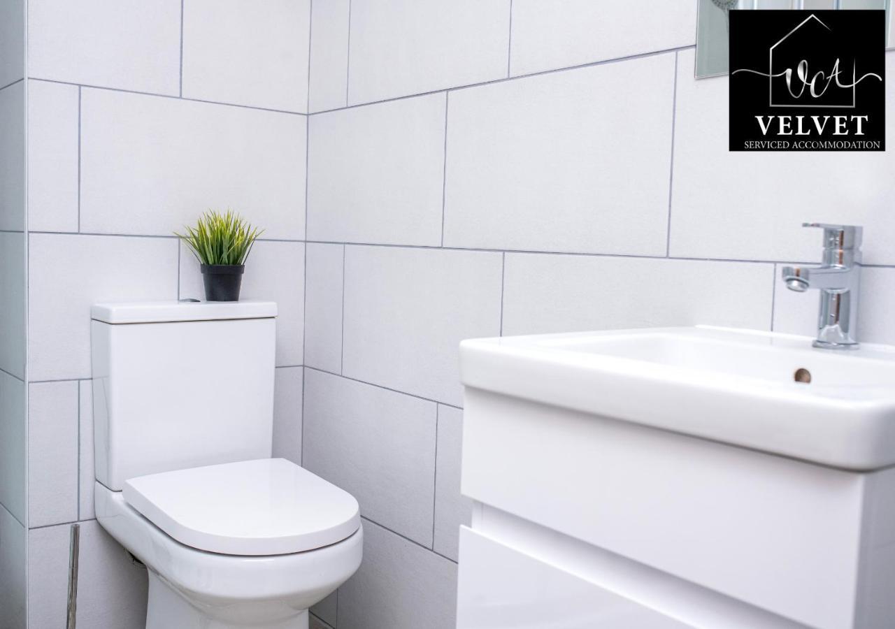 1 Bed House , Free Wifi,Free Parking,Leasure,Business Leilighet Swansea Eksteriør bilde
