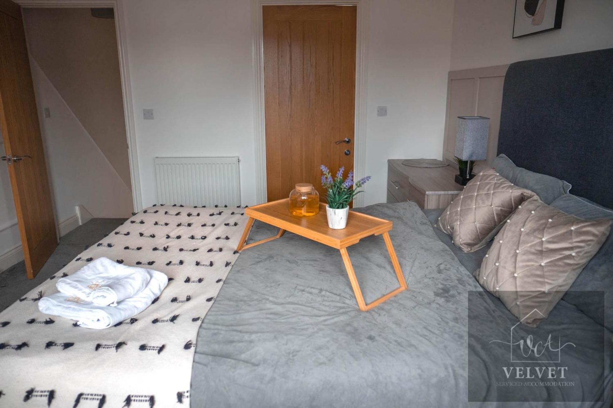 1 Bed House , Free Wifi,Free Parking,Leasure,Business Leilighet Swansea Eksteriør bilde