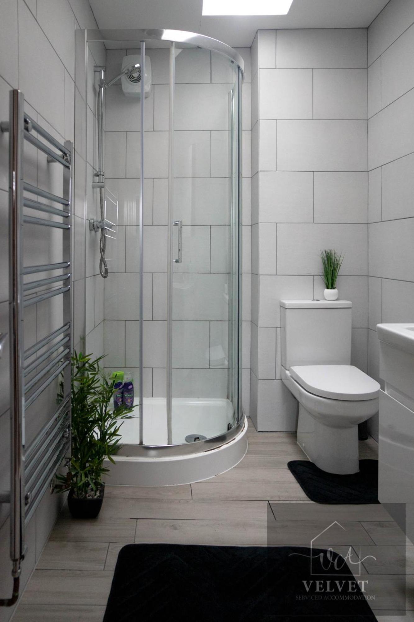 1 Bed House , Free Wifi,Free Parking,Leasure,Business Leilighet Swansea Eksteriør bilde