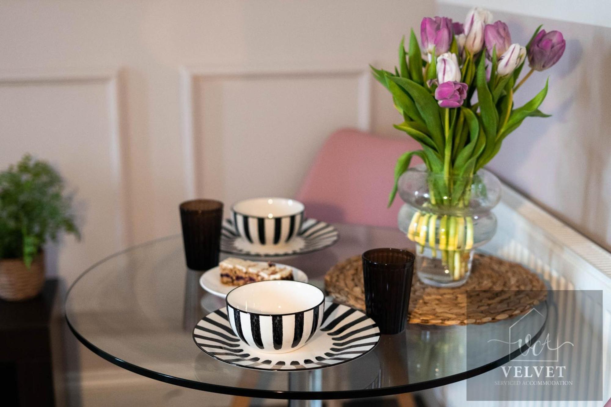 1 Bed House , Free Wifi,Free Parking,Leasure,Business Leilighet Swansea Eksteriør bilde