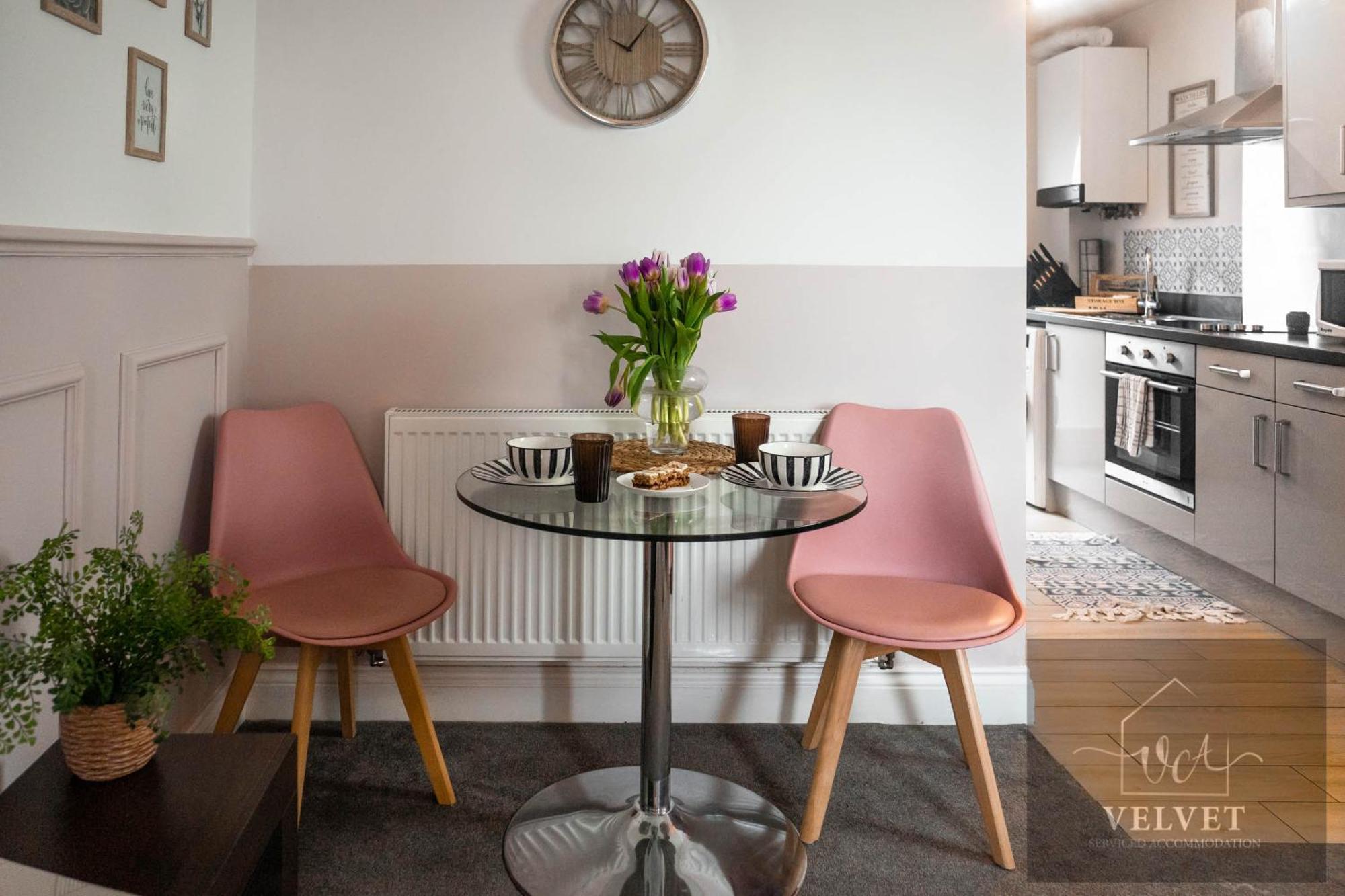 1 Bed House , Free Wifi,Free Parking,Leasure,Business Leilighet Swansea Eksteriør bilde