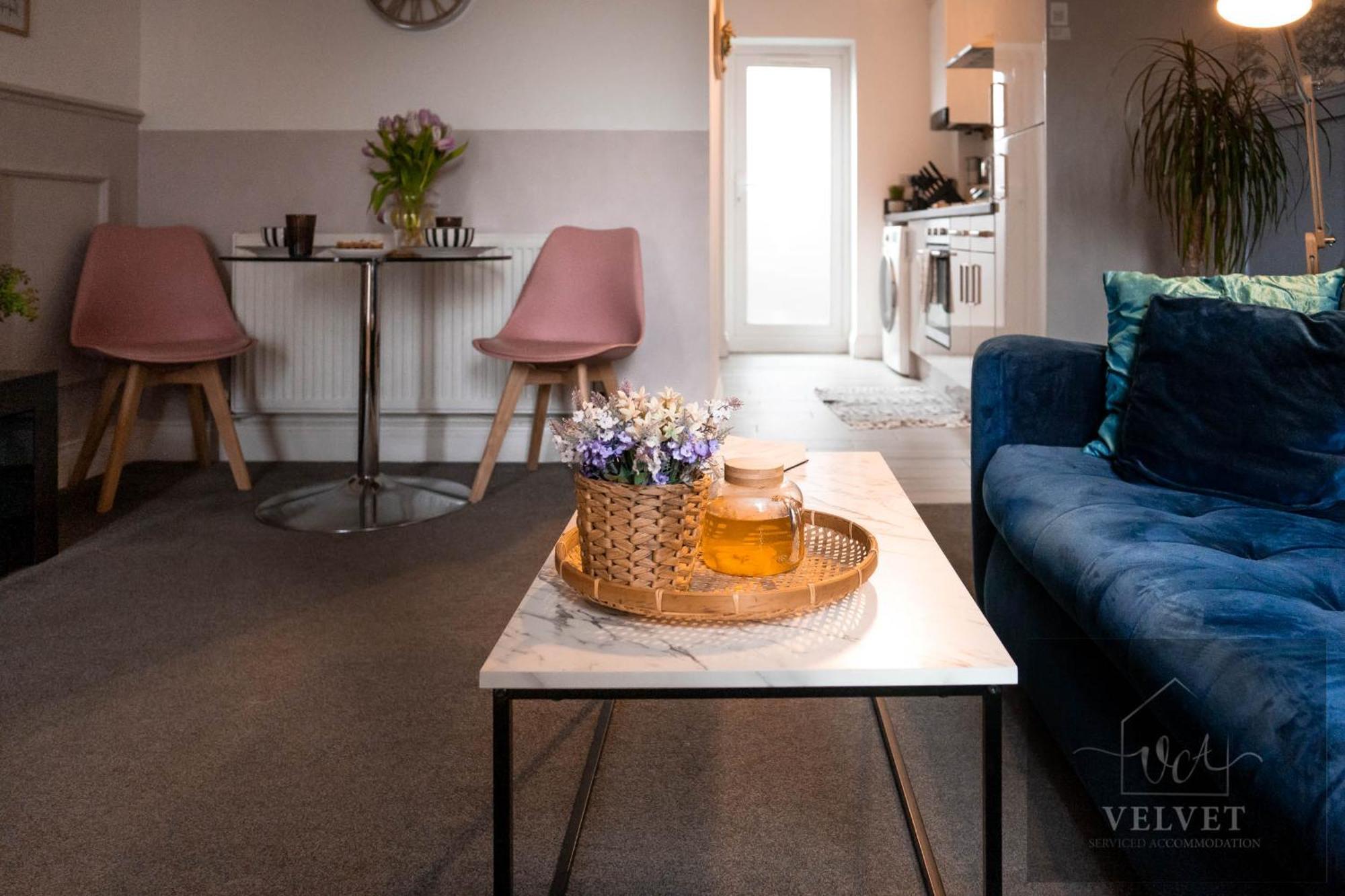 1 Bed House , Free Wifi,Free Parking,Leasure,Business Leilighet Swansea Eksteriør bilde